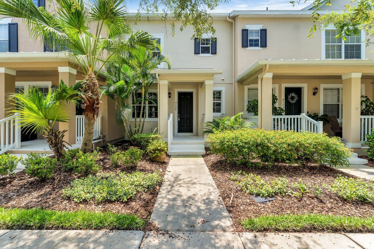 Primary Photo - Beautiful 2 Bedroom / 2.5 Bath Townhome in...