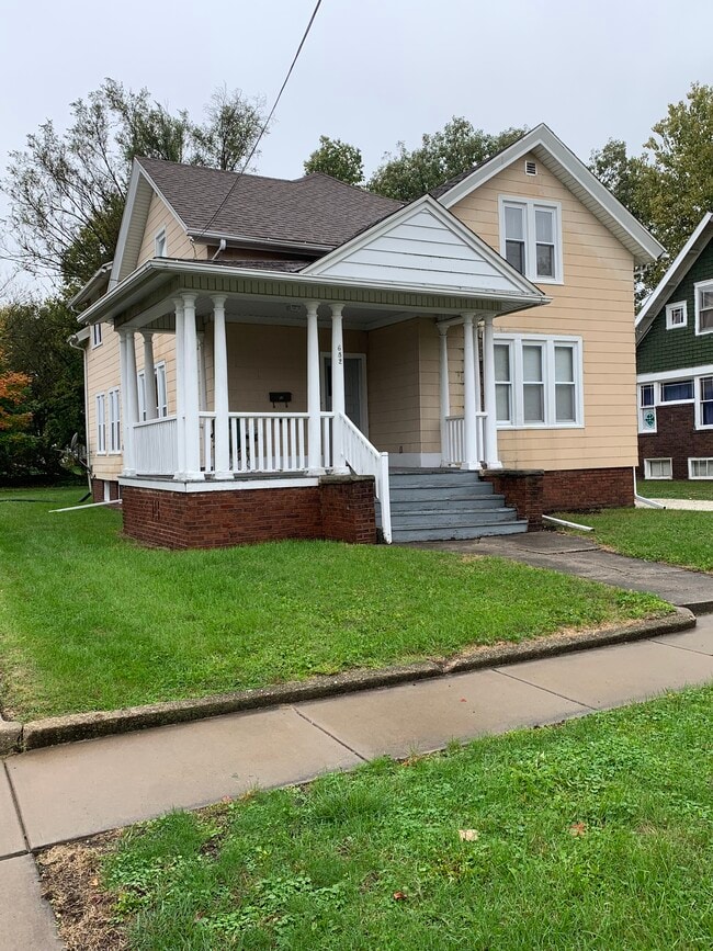 Building Photo - 682 Beecher Ave
