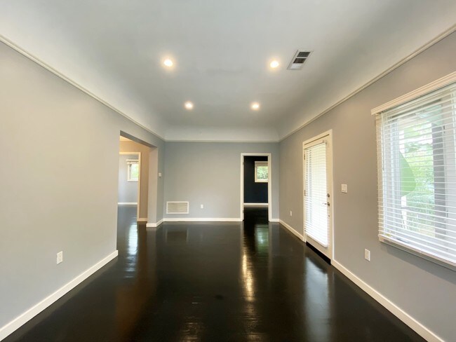 Foto del edificio - 8532 N W Knoll Dr