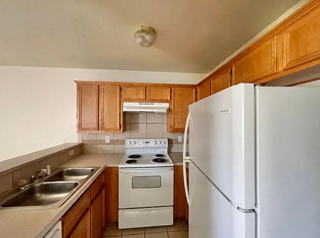 Building Photo - 1301 Chips Dr