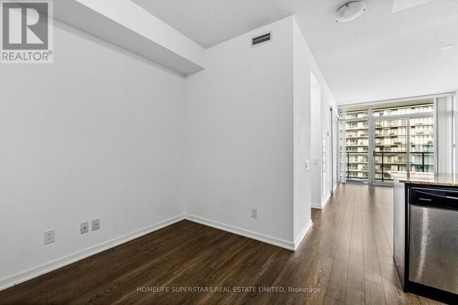 Building Photo - 105-1105 The Queensway