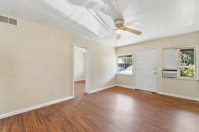 Building Photo - 139 W 18th St