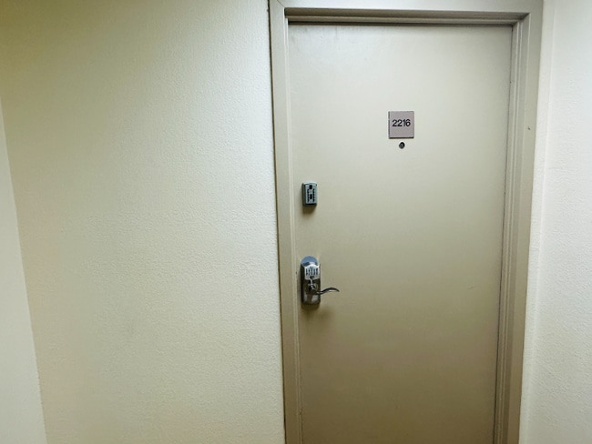 Photo - 5905 S Kings Hwy Apartment