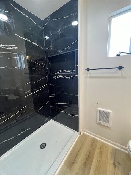 Foto del edificio - 1242 Indiana Ave