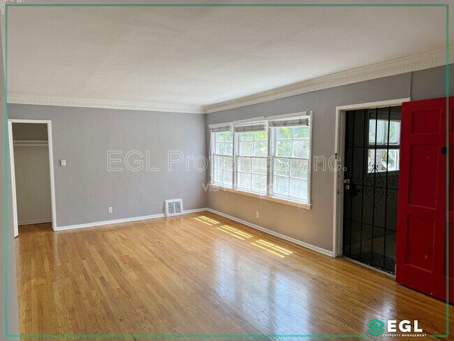 Foto del edificio - 949 S Sierra Bonita Ave