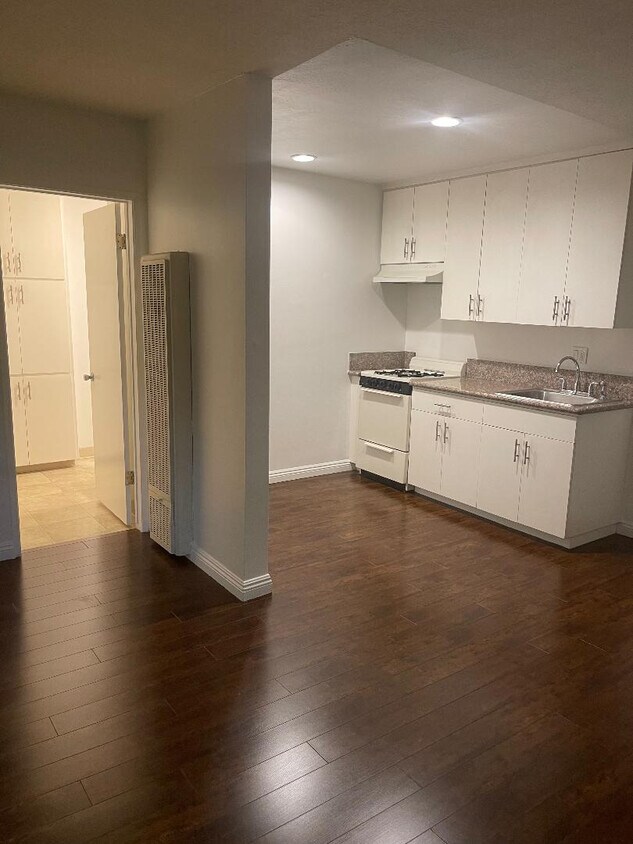 Foto principal - 710 N La Fayette Park Pl