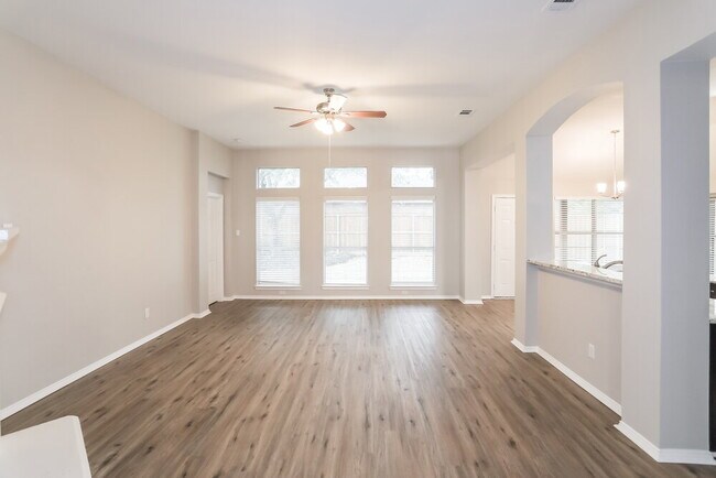 Foto del edificio - 4300 Briarcreek Dr
