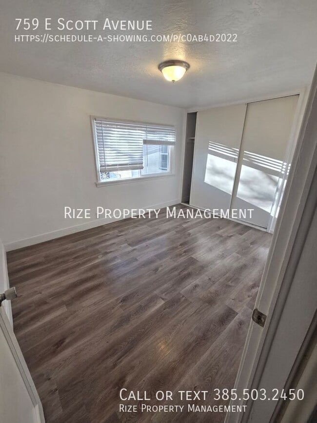 Foto del edificio - 759 E Scott Ave