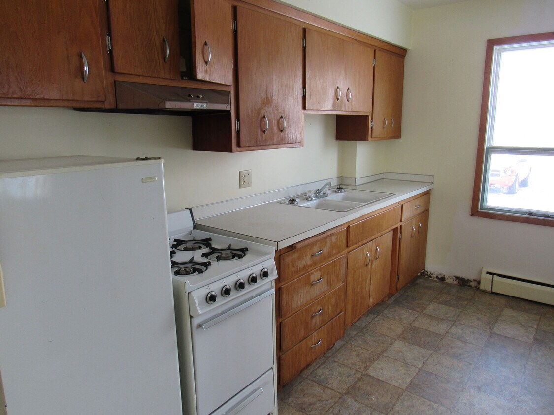 Primary Photo - 1229 4 1/2 St NW