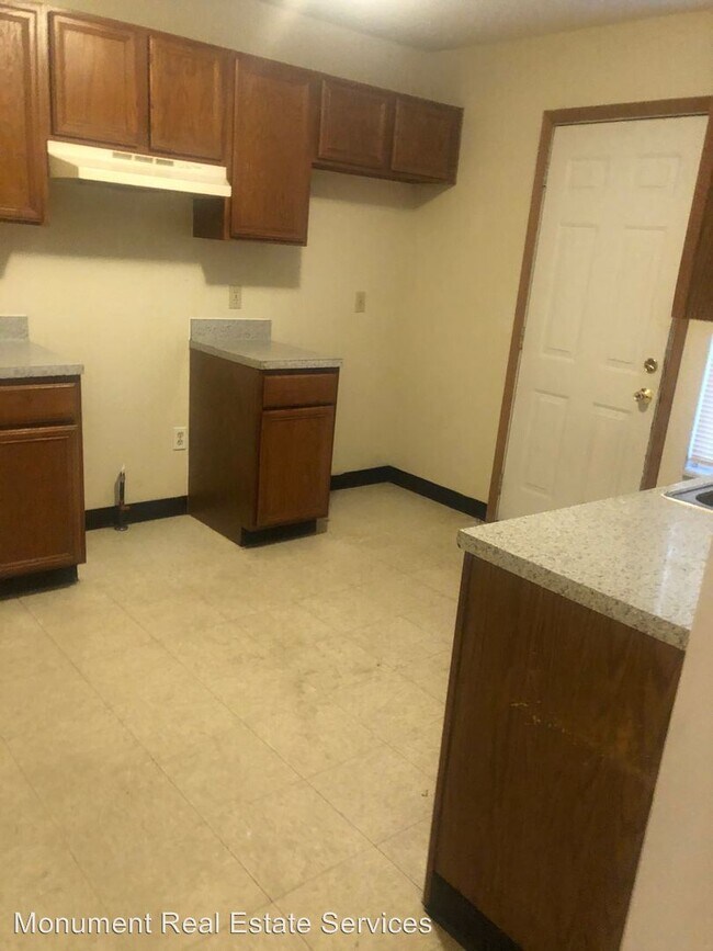 Foto del edificio - 3 br, 1.5 bath House - 946 Lakeview Rd