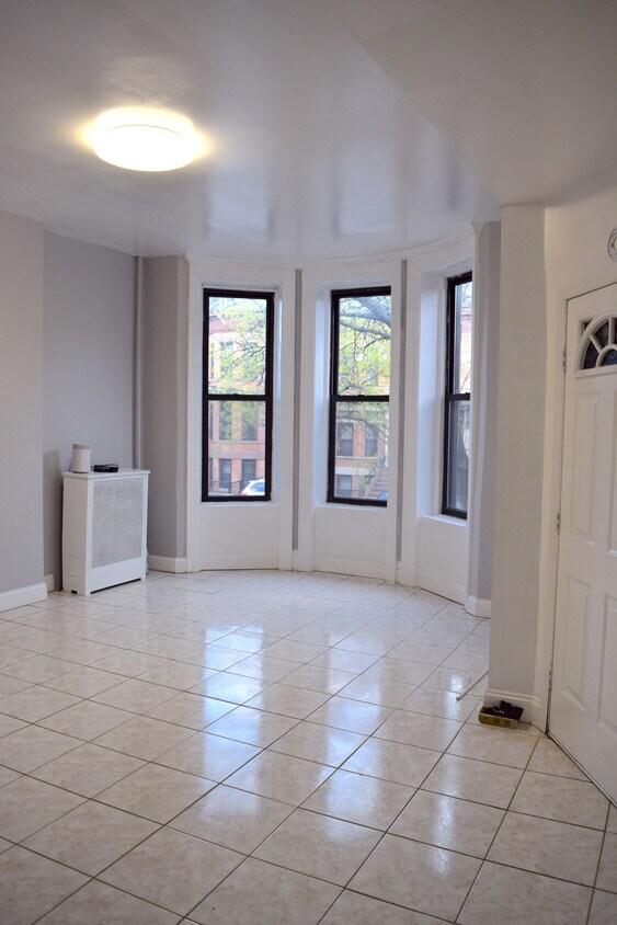 Living Room - 769 Dawson St