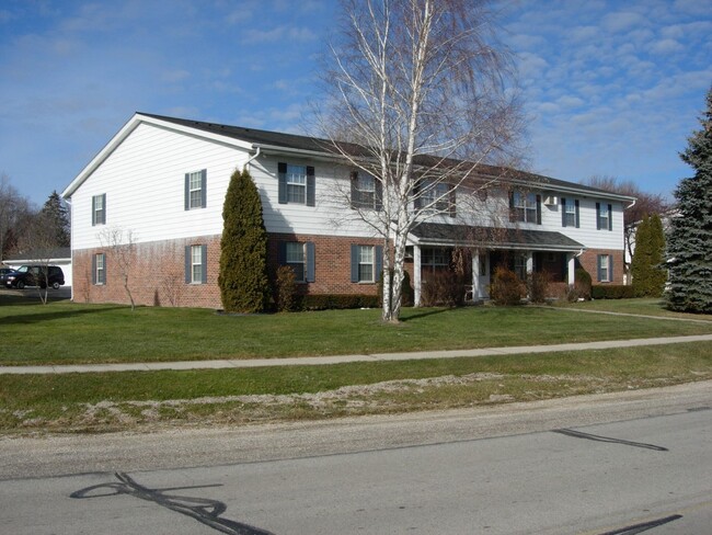 Building Photo - 1934 Sylvan Way