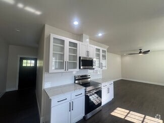 Building Photo - 1502 S 71st Ave