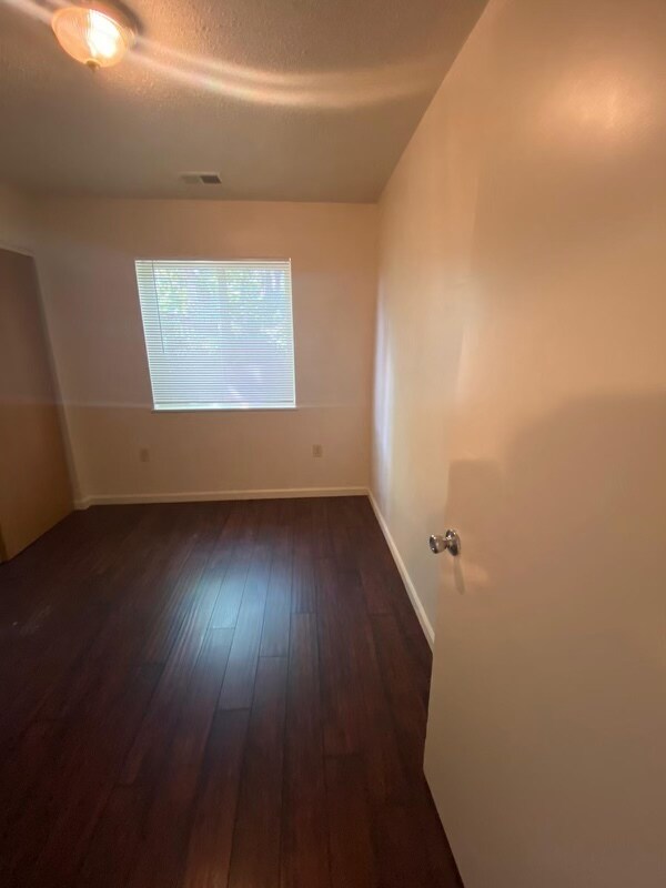 Building Photo - 656 Palisades Dr