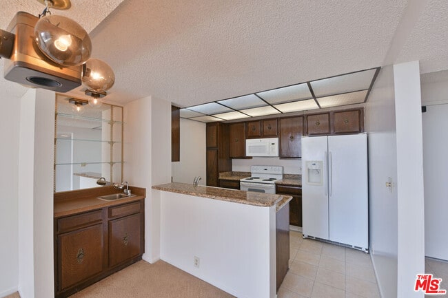 Building Photo - 10535 Wilshire Blvd