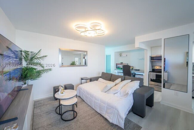 Foto del edificio - 7904 West Dr