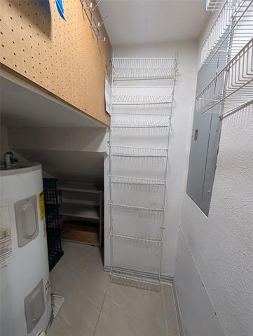 Foto del edificio - 6646 E Lovers Ln