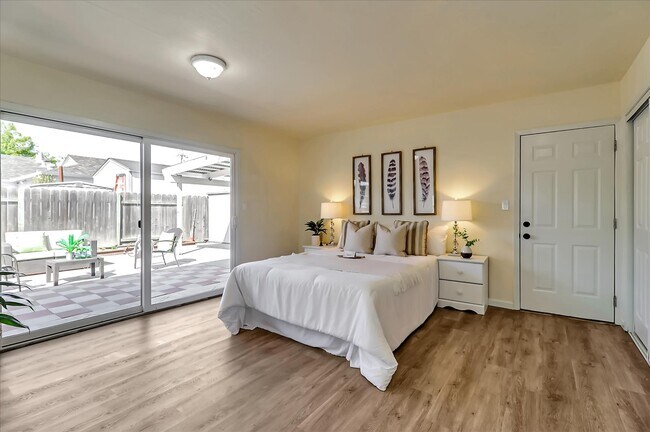 Building Photo - 986 Pope Way