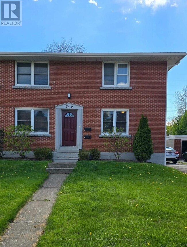 Building Photo - 712 Ross St