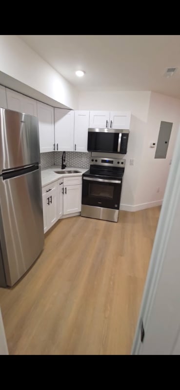 Foto principal - 6330 Saybrook Ave