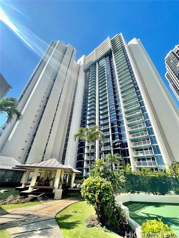 Building Photo - 1212 Nuuanu Ave