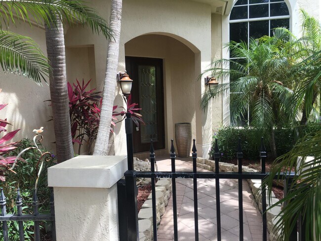 Foto del edificio - 9229 Oak Alley Dr