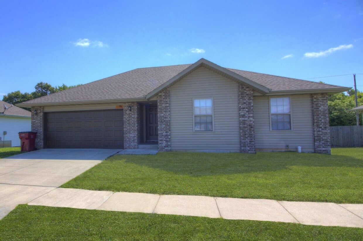 1146 S Strasbourg Ave, Springfield, MO 65802 House Rental in Springfield, MO