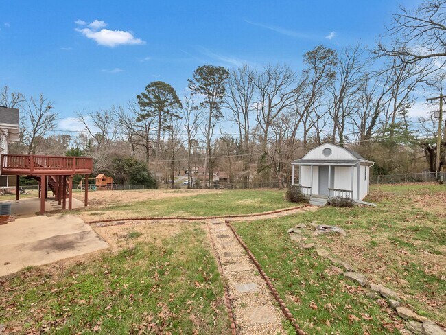 Building Photo - Available for rent: $1,250/month — 4-Bedroom, 2.5-Bath Single-Family Home in Harrison, TN!