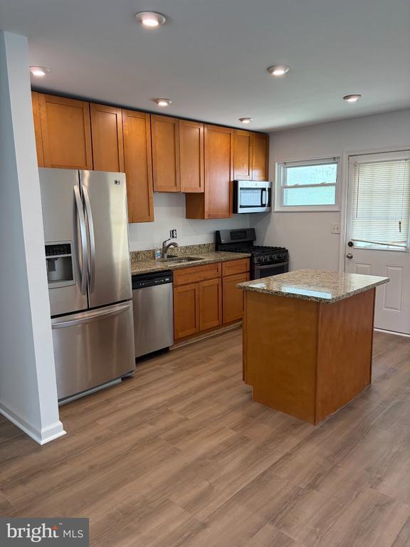 Building Photo - 7119 Leyte Dr