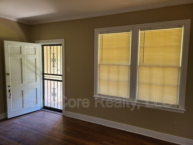 Foto del edificio - 3604 Bowen Ave