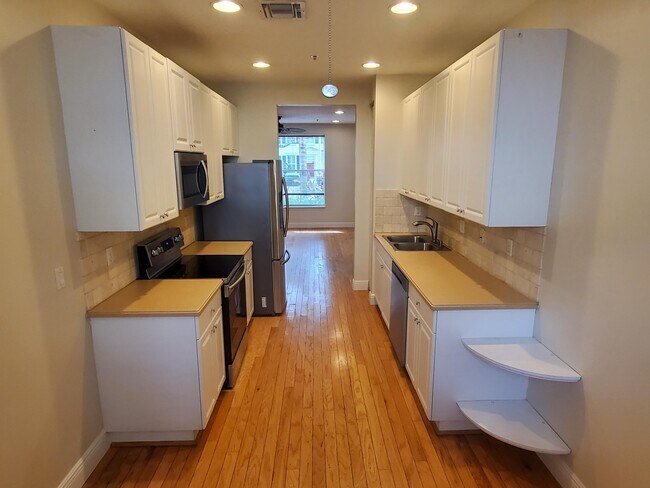 Foto del edificio - 4329 Parkside Dr