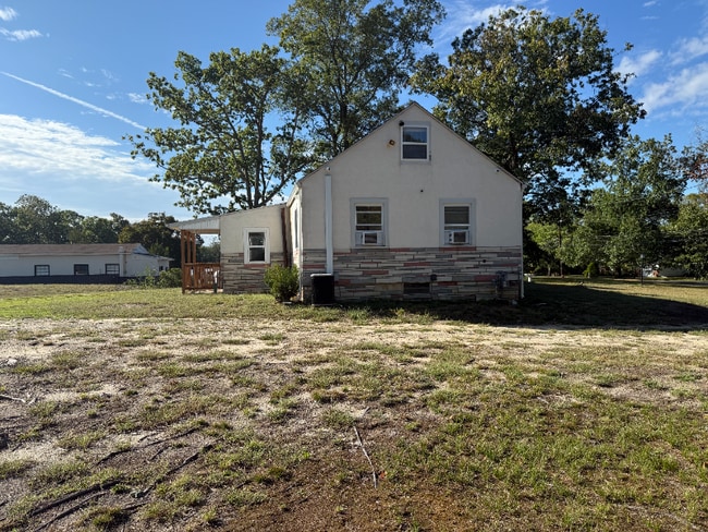 Building Photo - 601 N Orchard Rd
