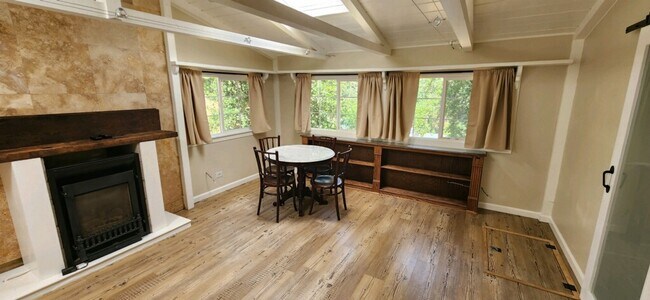 Building Photo - 12062 Glenora Way