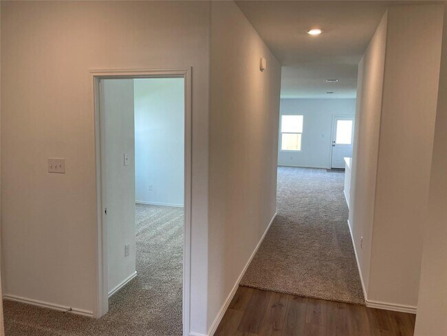 Building Photo - 428 Halfmoon Dr