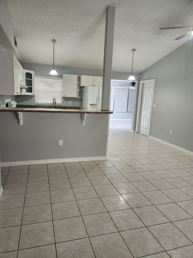 Foto del edificio - Beautiful 3/2/1 New Port Richey Home.