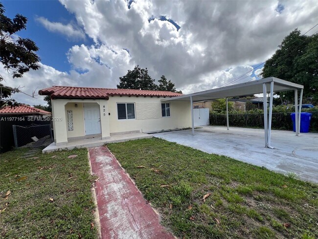 Foto del edificio - 425 SW 64th Ct