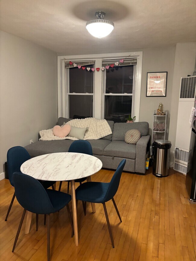 Foto del edificio - 145 Endicott St