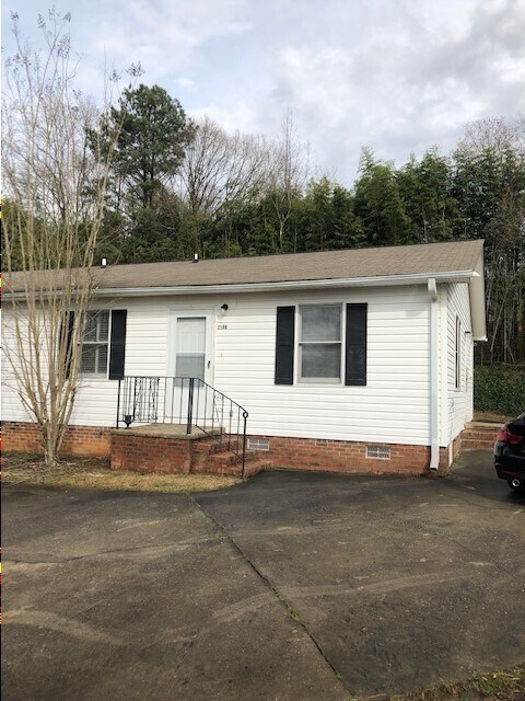 Primary Photo - 2 BR/1 BA Duplex in Greer