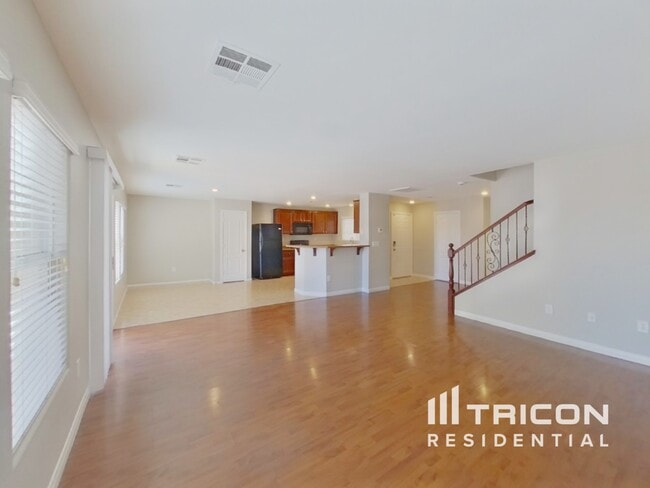 Building Photo - 2425 Cockatoo Dr