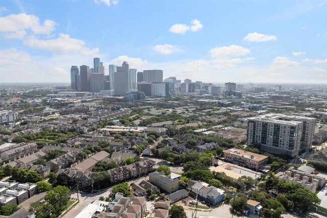 Foto del edificio - 217 W Drew St
