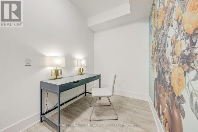 Building Photo - 480 Front St W