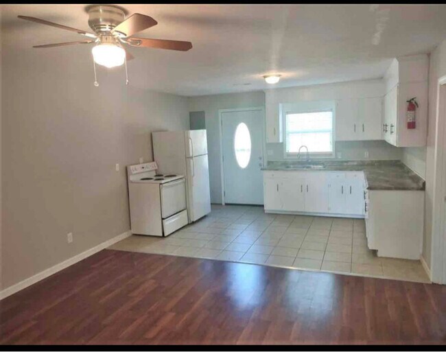 Building Photo - 302 Dobbins Pike