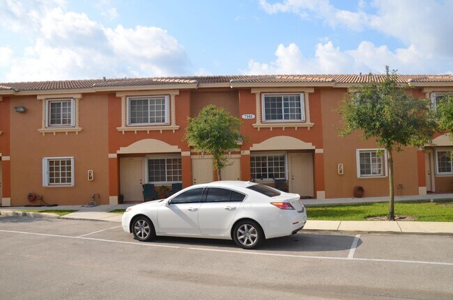 Foto del edificio - 7121 NW 174th Terrace