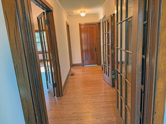 Foto del edificio - 366 E Wisconsin Ave