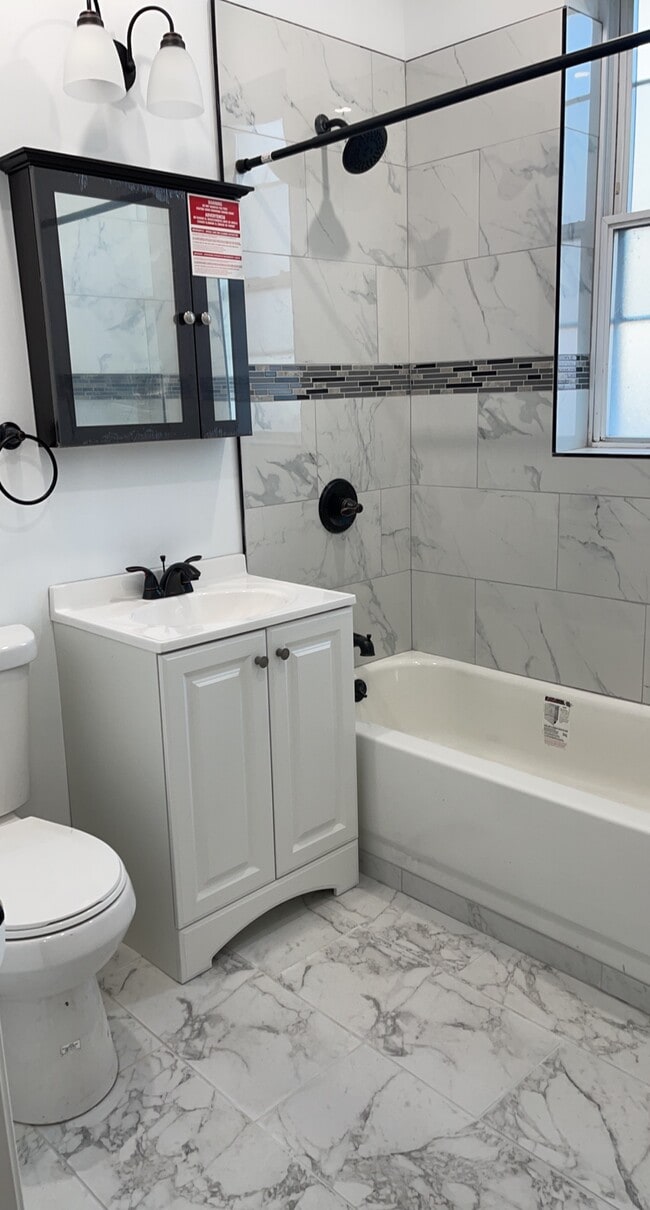 Bathroom - 3342 W Douglas Blvd