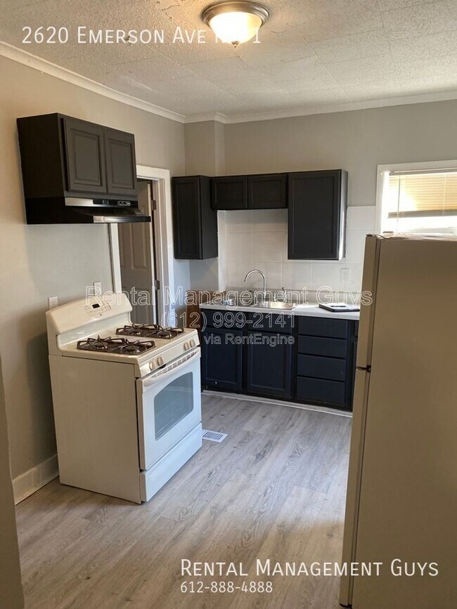 Foto del edificio - 2620 Emerson Ave N