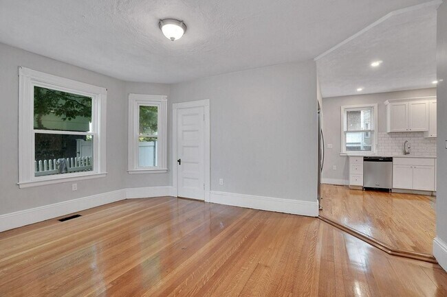 Building Photo - 11 South Munroe Ter