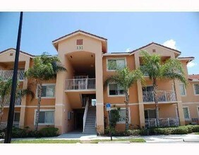 Building Photo - 201 SW Palm Dr