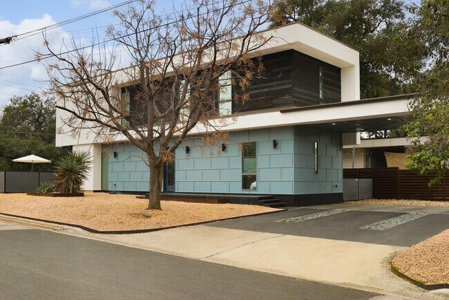 Foto del edificio - 900 W Live Oak St