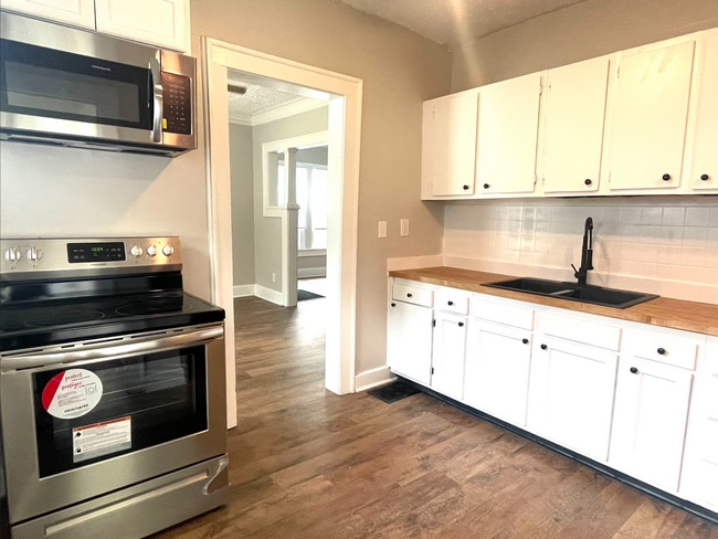 Photo - 3942-44 Cornelius Avenue Apartment